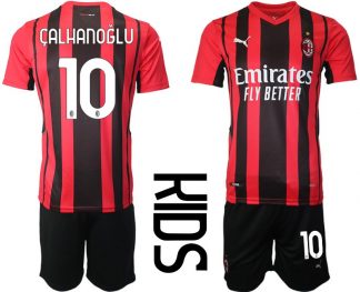 Fußballtrikot AC Milan Hakan Çalhanoğlu #10 Kinder 2022 Kurzarm (+ Kurze Hosen)