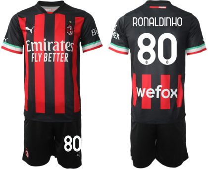 Fußballtrikot für Herren AC Milan Heimtrikot 2022/23 Schwarz Rot Kurzarm + Kurze Hosen RONALDINHO 80